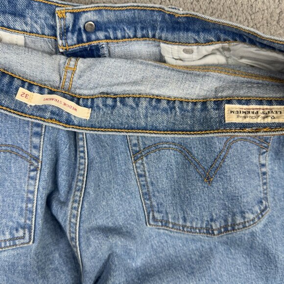 Levis Premium Jeans Womens Size 32x26 Light Stone Wash Wedgie Straight Fit - Picture 9 of 12